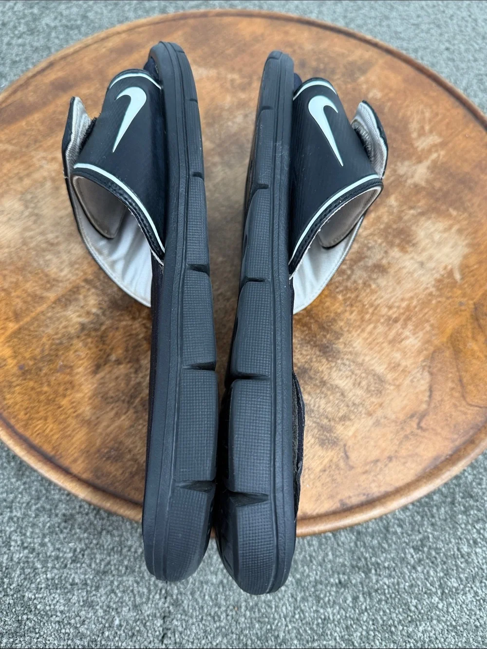 Nike Sandals Wm 10 *FLAWS Black White Slide Comfort Footbed Foam Cushion